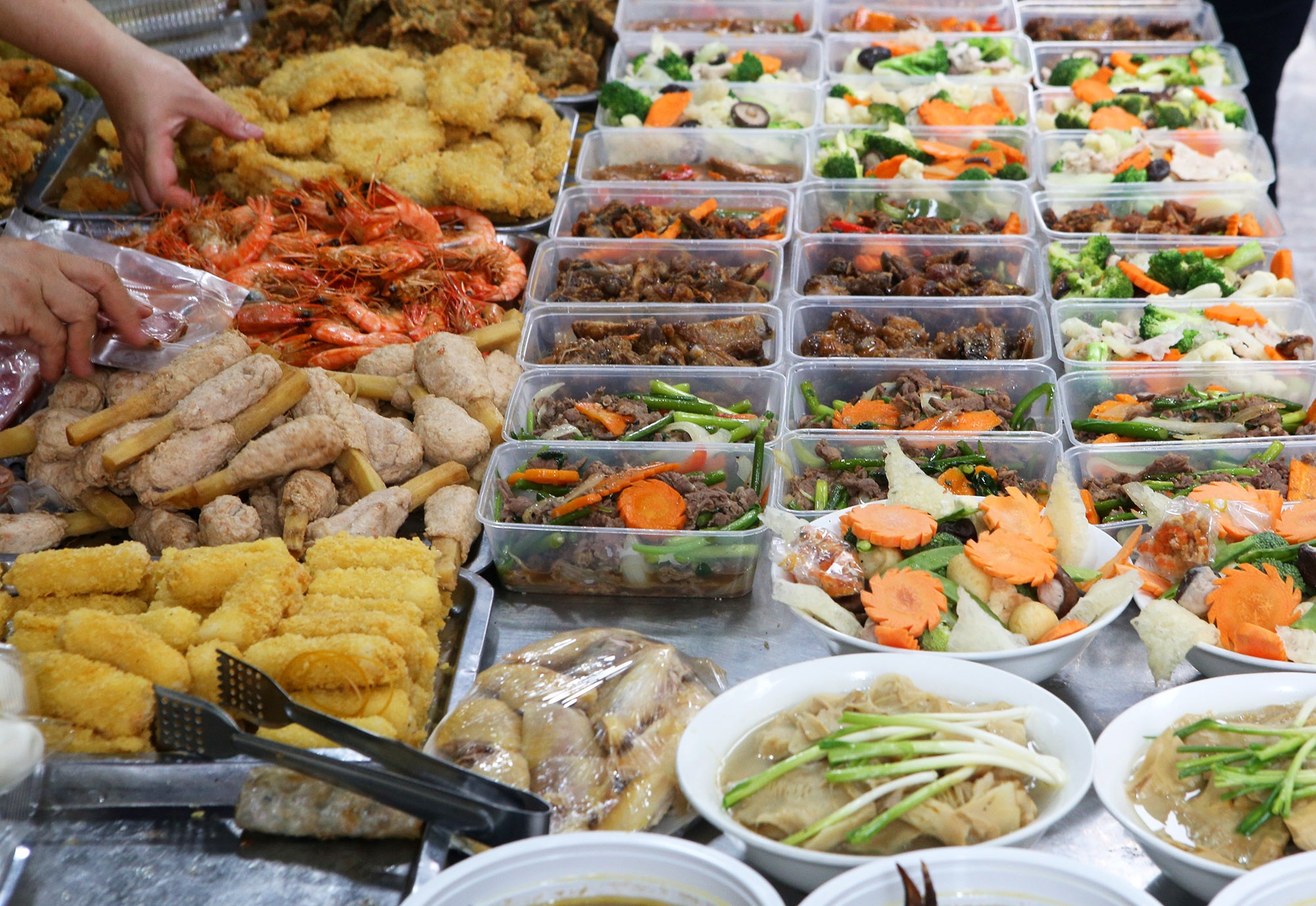 Người Hà Nội chen chân trong phiên chợ cuối cùng của năm - 3 Người Hà Nội chen chân trong phiên chợ cuối cùng của năm - 3