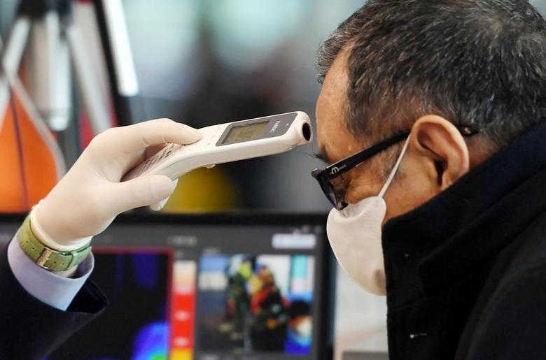 Thế giới “căng mình” ngăn virus corona bùng phát