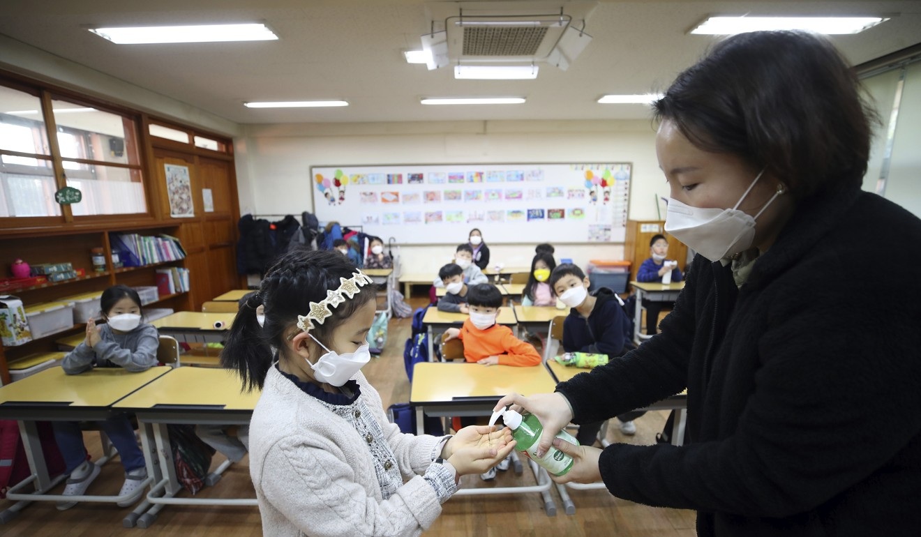 Thế giới “căng mình” ngăn virus corona bùng phát