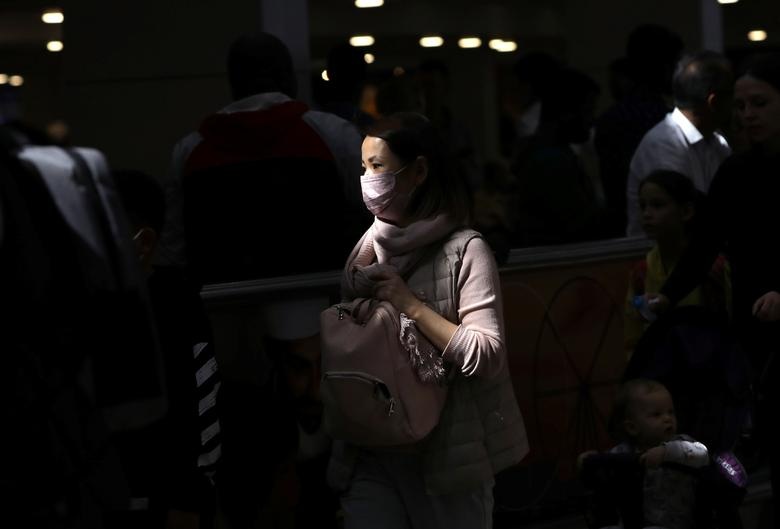 Thế giới “căng mình” ngăn virus corona bùng phát