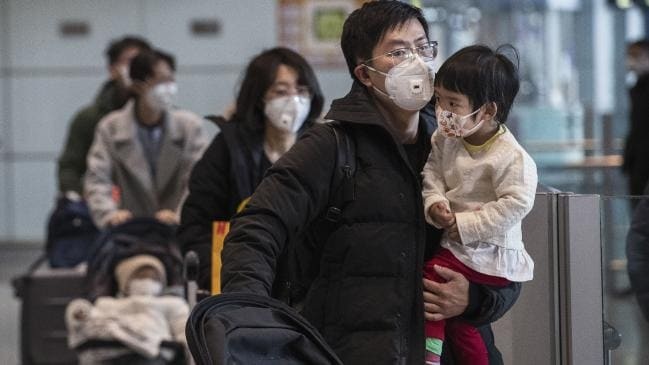 Virus corona có thể lây từ người sang người trong vòng 15 phút