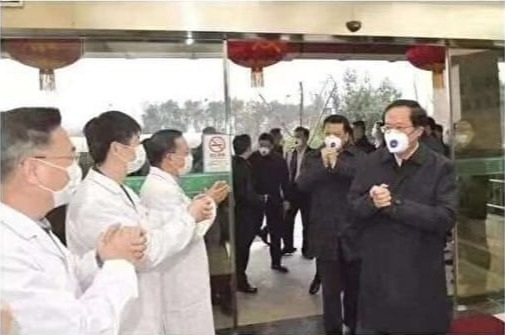 Tranh cãi việc quan chức Trung Quốc đeo khẩu trang chuyên dụng của bác sĩ