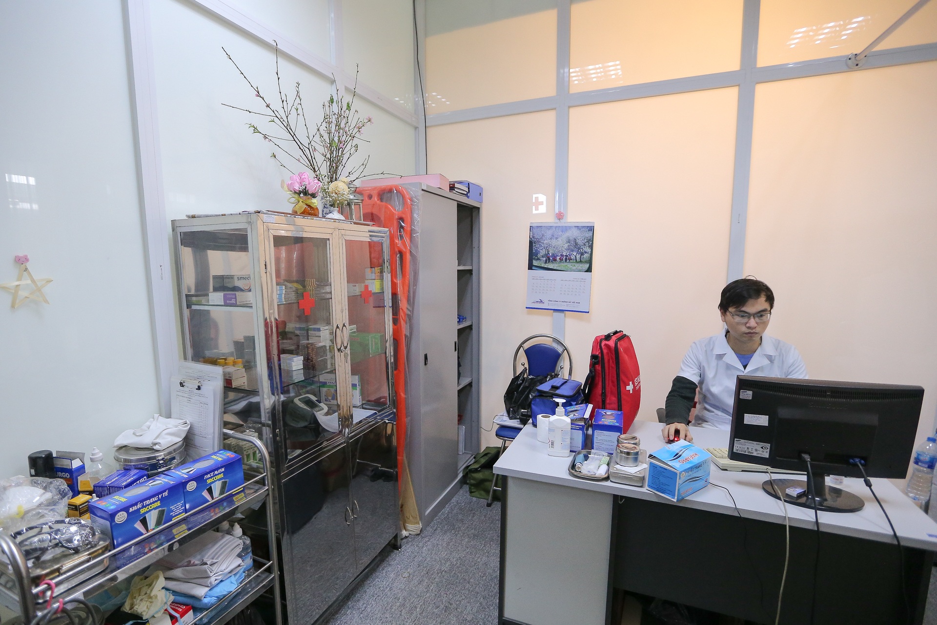 Bên trong phòng cách ly khách nghi nhiễm corona tại ga Hà Nội - 11 Bên trong phòng cách ly khách nghi nhiễm corona tại ga Hà Nội - 11