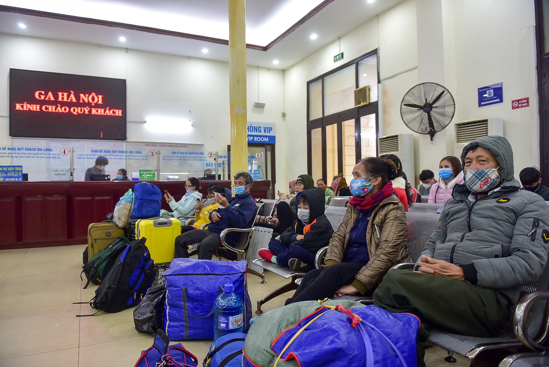 Bên trong phòng cách ly khách nghi nhiễm corona tại ga Hà Nội - 2 Bên trong phòng cách ly khách nghi nhiễm corona tại ga Hà Nội - 2