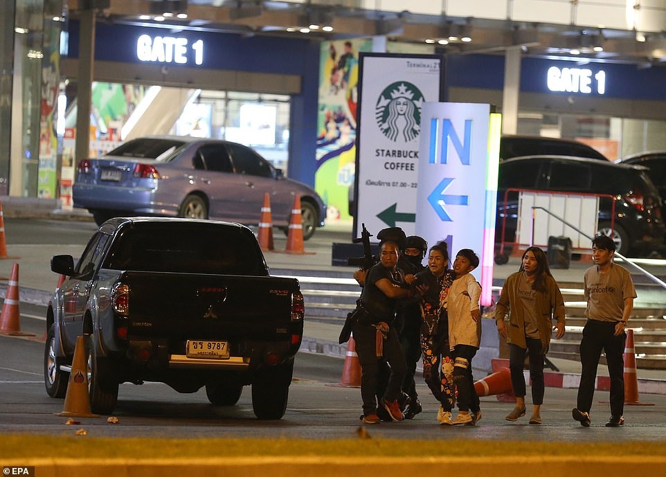 Đặc nhiệm Thái Lan giải cứu con tin, truy bắt nghi phạm đang cố thủ