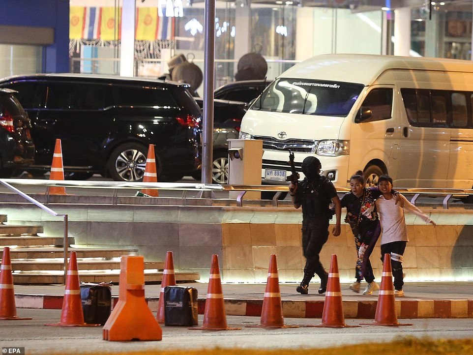 Đặc nhiệm Thái Lan giải cứu con tin, truy bắt nghi phạm đang cố thủ