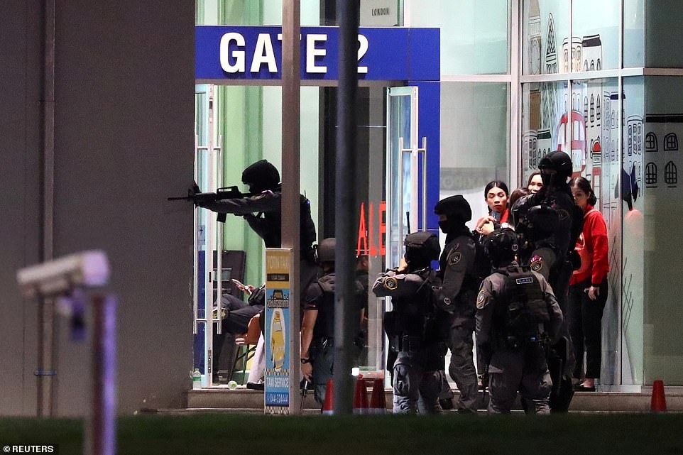 Đặc nhiệm Thái Lan giải cứu con tin, truy bắt nghi phạm đang cố thủ