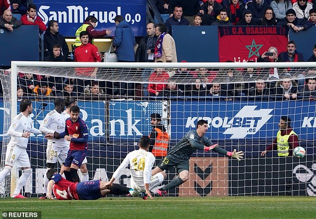 Osasuna 1-4 Real Madrid: Đoàn quân HLV Zidane vững ngôi đầu - 4