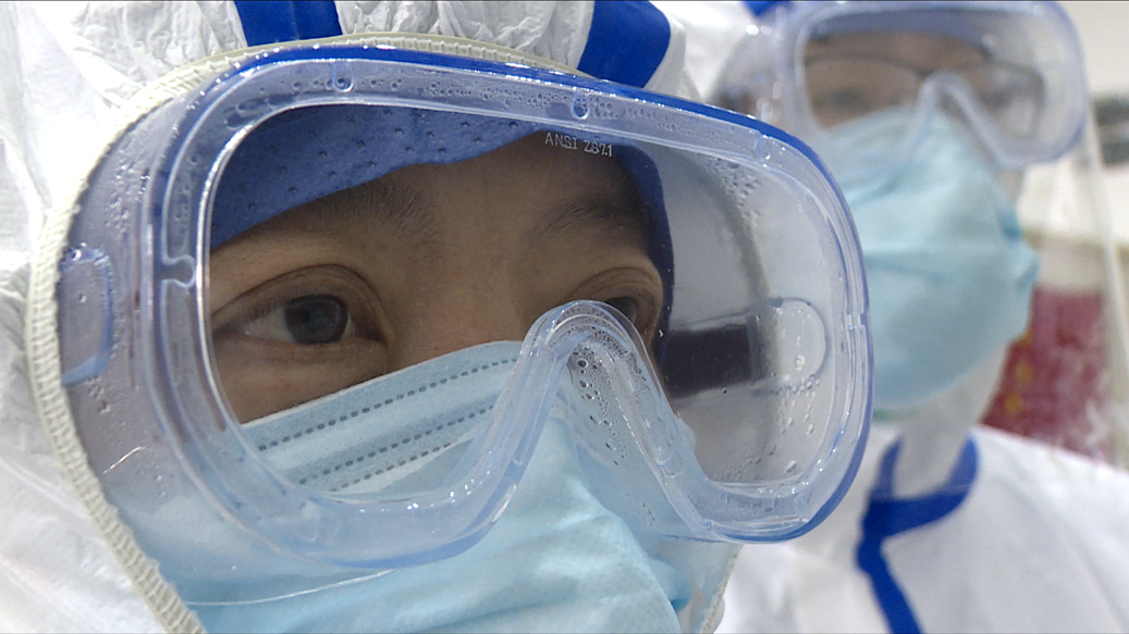 “Cuộc chiến” bên trong bệnh viện chống dịch corona tại Trung Quốc