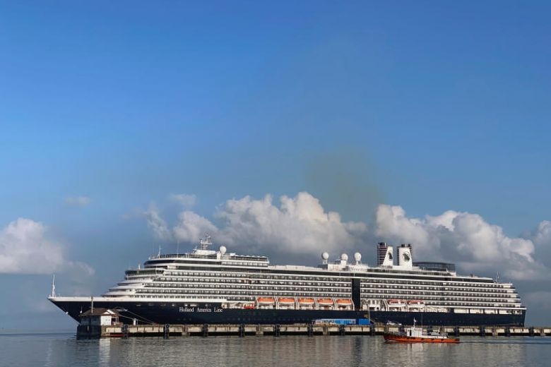 Khách trên tàu cập bến Campuchia vẫn nhiễm corona khi xét nghiệm lần 2