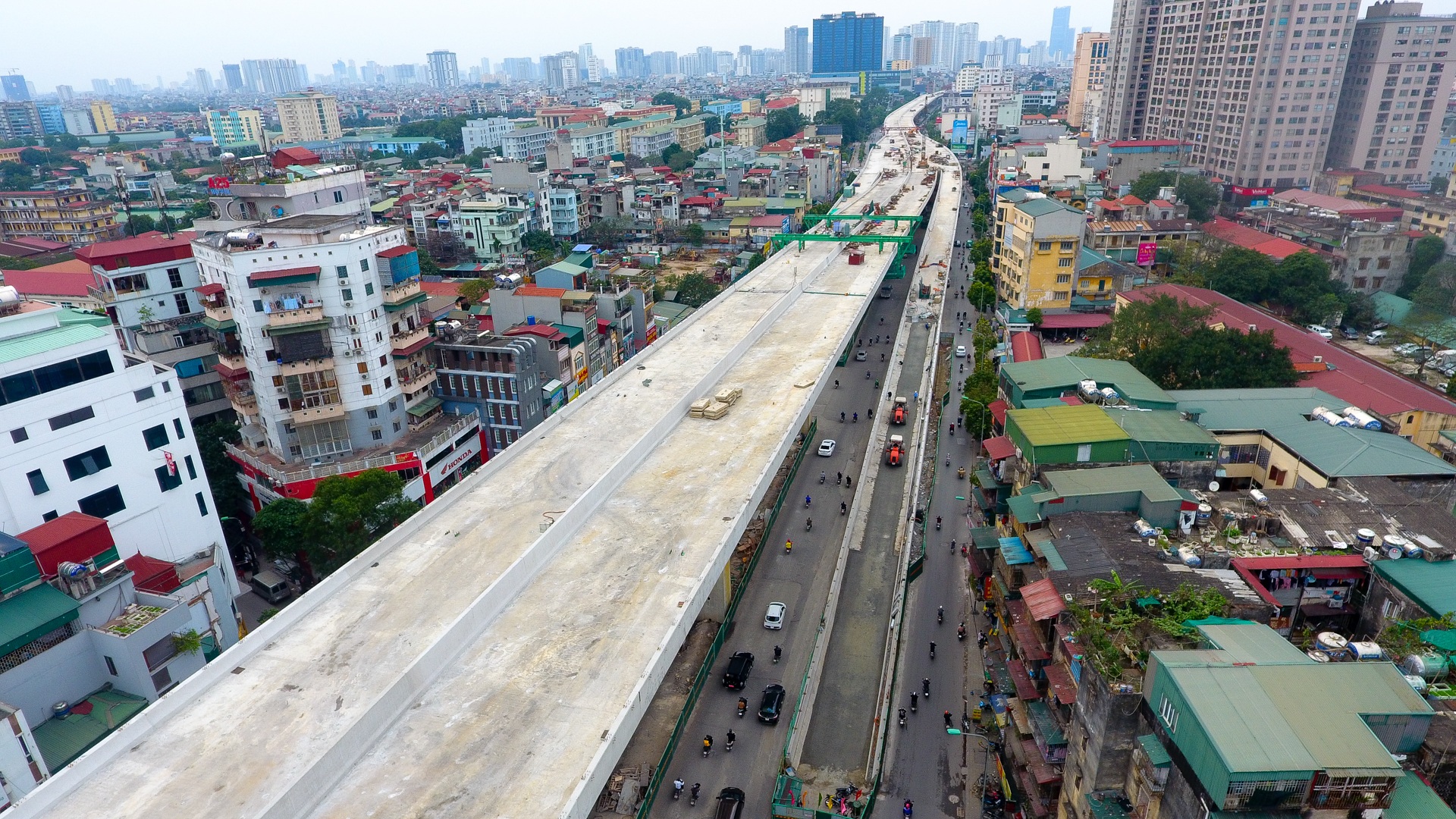 Đại công trường trên cao 9.400 tỷ xuyên đường cong mềm mại ở Hà Nội - 14 Đại công trường trên cao 9.400 tỷ xuyên đường cong mềm mại ở Hà Nội - 14