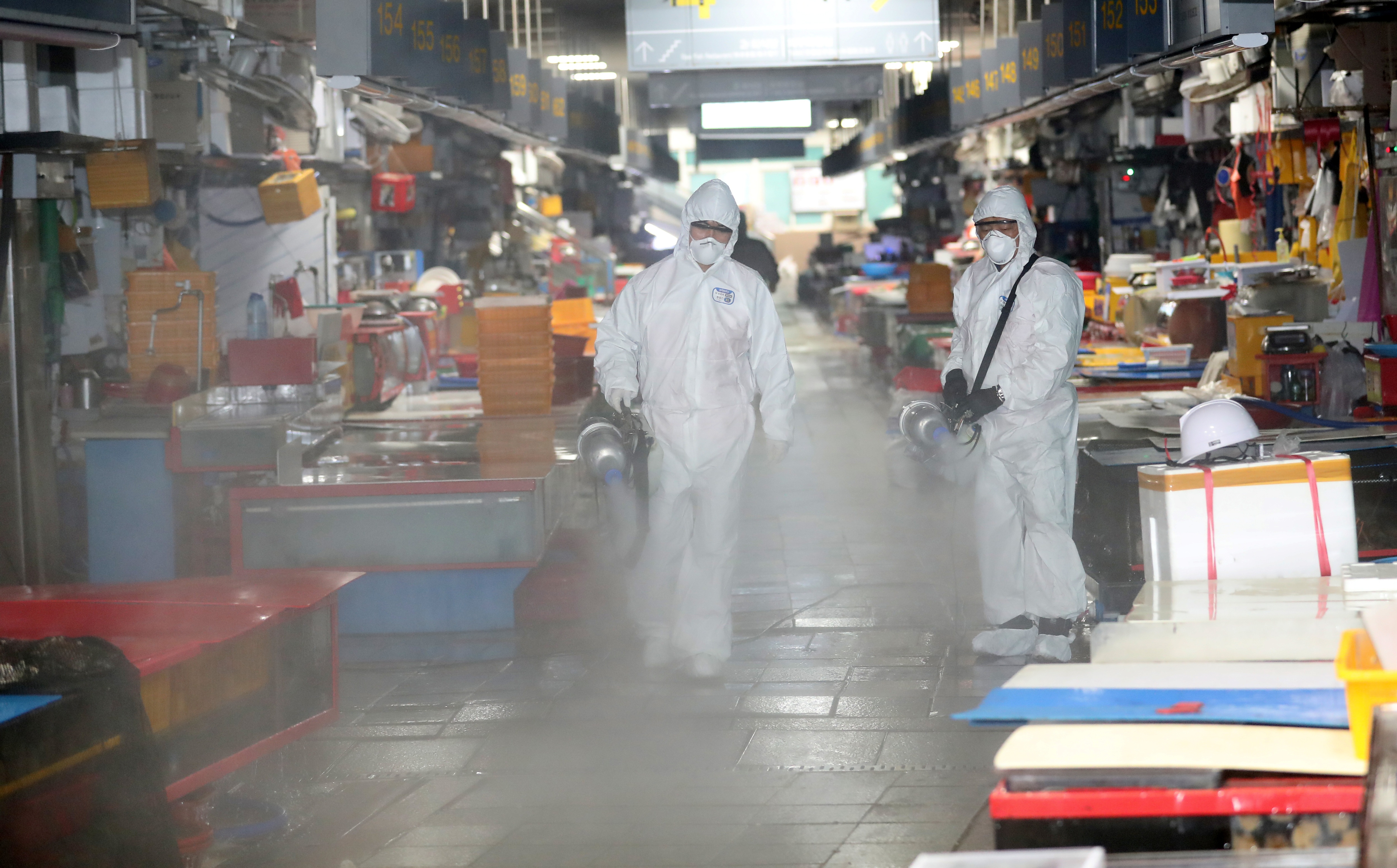 Gần 1.000 người nhiễm virus corona, Hàn Quốc cấp tập ngăn dịch bùng phát