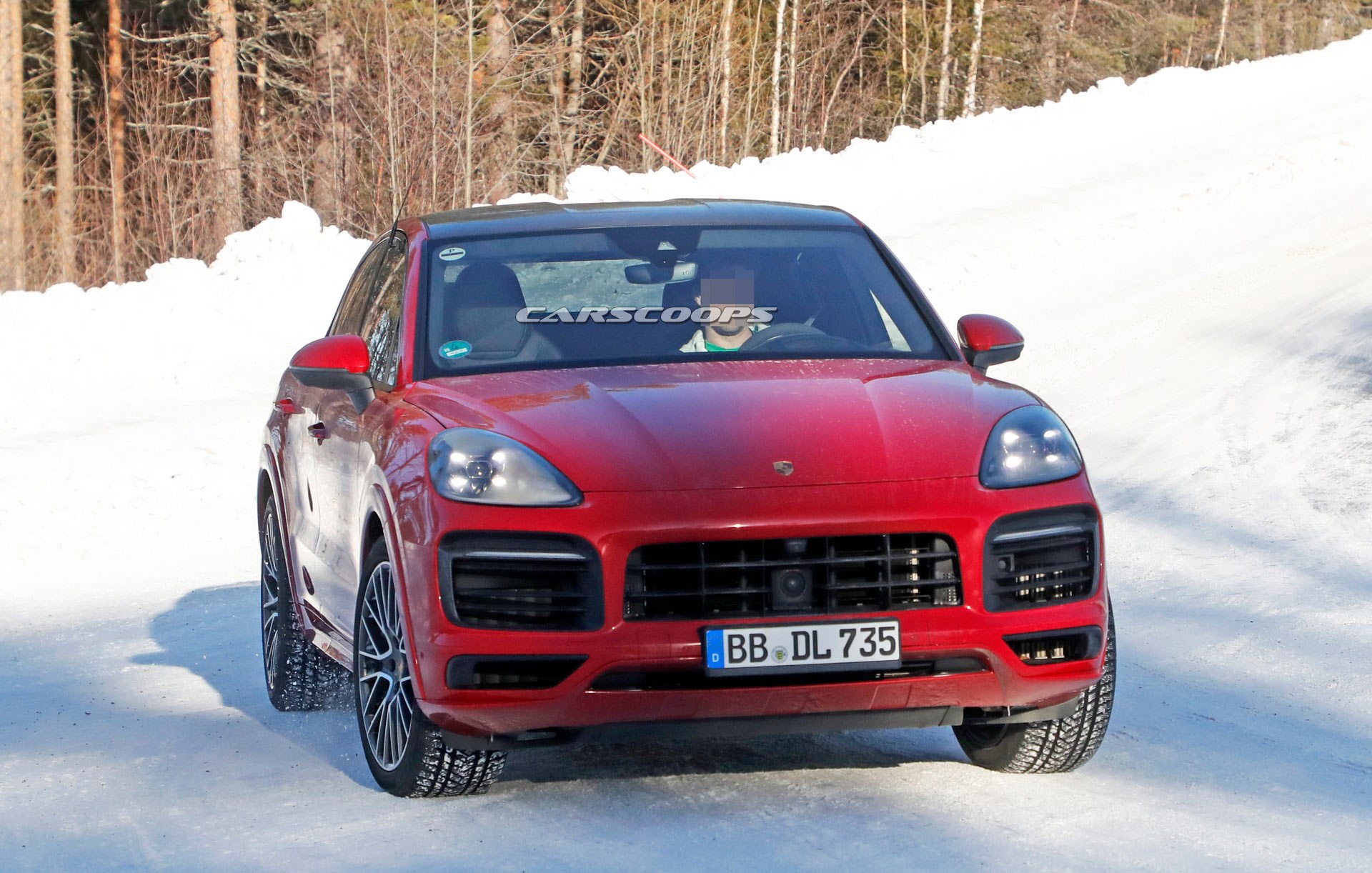 Lamborghini Urus vs Porsche Cayenne