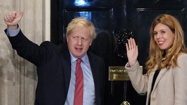 Thủ tướng Anh công bố đính hôn với bạn gái kém 24 tuổi