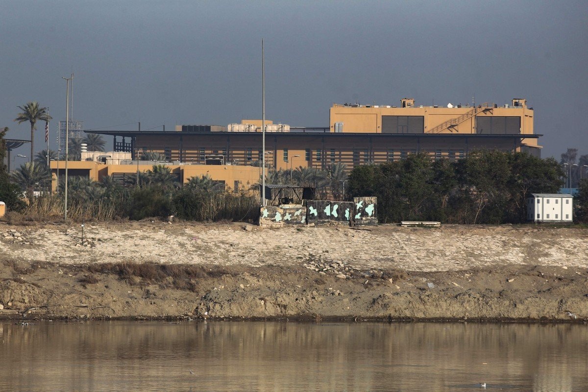 Hai tên lửa rơi gần đại sứ quán Mỹ ở Iraq