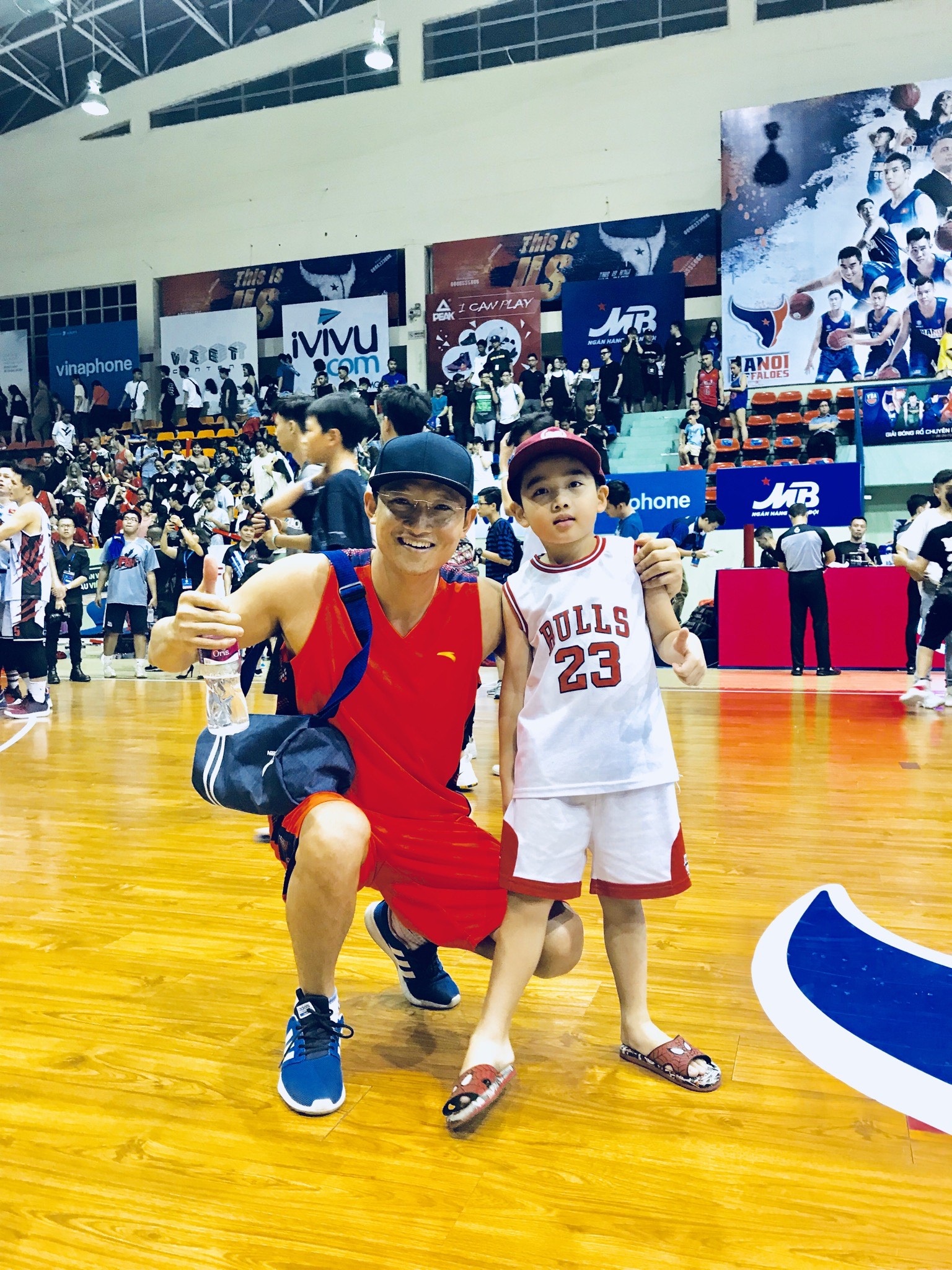 Bác sĩ “nghìn like” kể chuyện cứu người, chống dịch trên mạng xã hội - 5