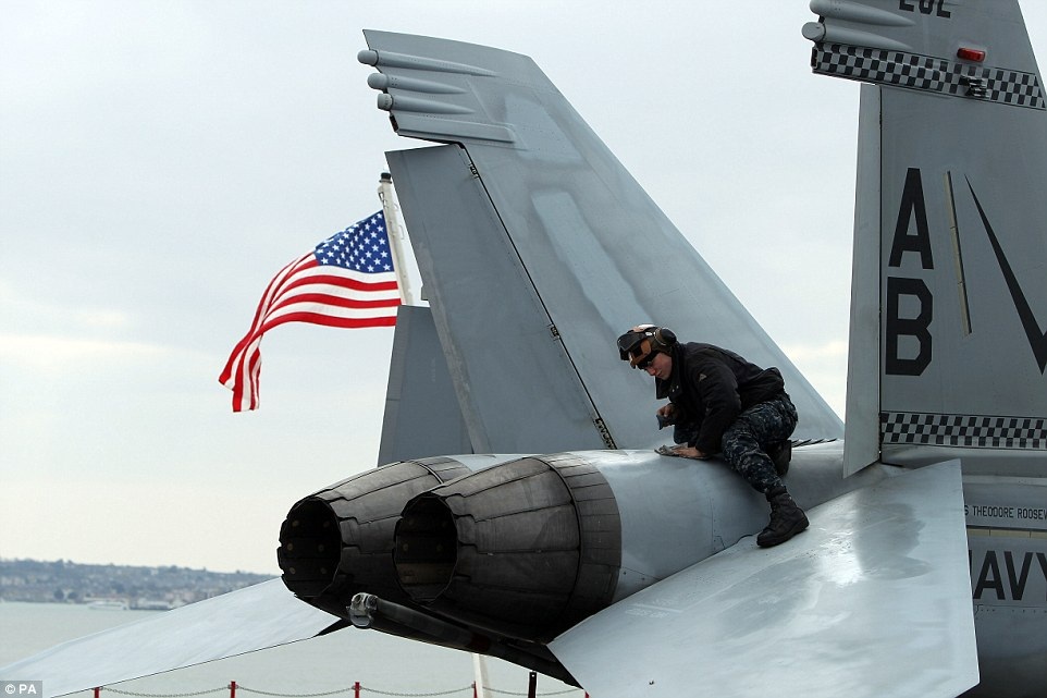 Tàu sân bay USS Theodore Roosevelt - “thành phố nổi” của Hải quân Mỹ