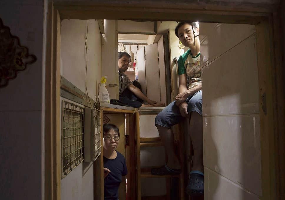 Ám ảnh cuộc sống của cư dân nghèo trong nhà “quan tài” tại Hồng Kông - 5