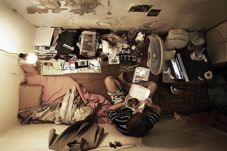 Ám ảnh cuộc sống của cư dân nghèo trong nhà “quan tài” tại Hồng Kông - 10
