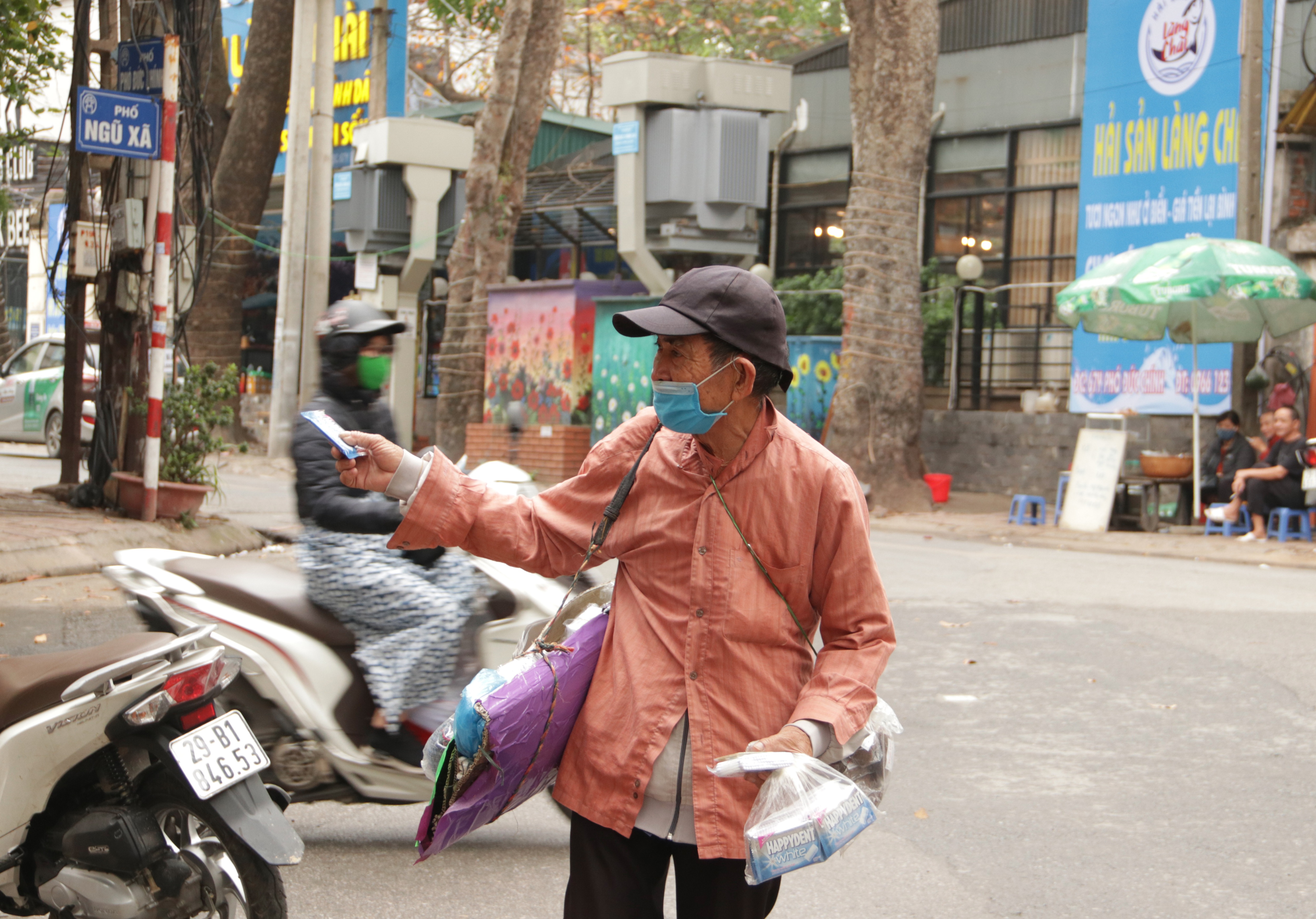 Phố Trúc Bạch: Cách ly, khử trùng và được tiếp tế nhu yếu phẩm - 22