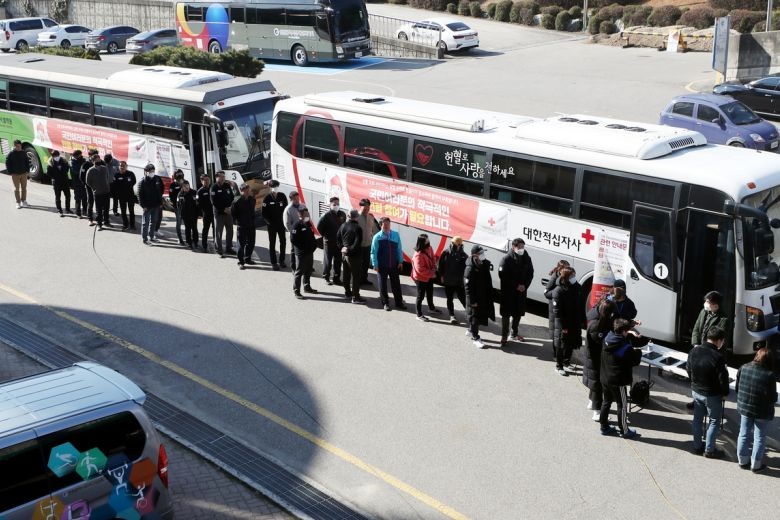 Hàn Quốc phát hiện 6 người dương tính với virus corona sau khi hiến máu