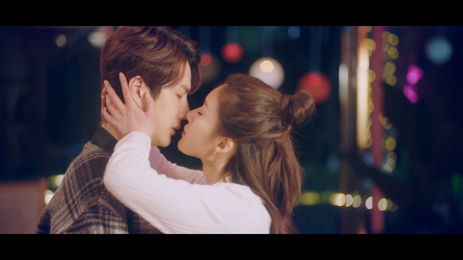 Vương Nhất Bác “cực ngầu” trong tạo hình game thủ