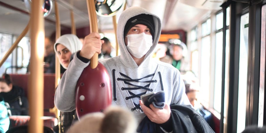 Châu Âu “gồng mình” đối phó dịch, Bộ trưởng Pháp mắc Covid-19