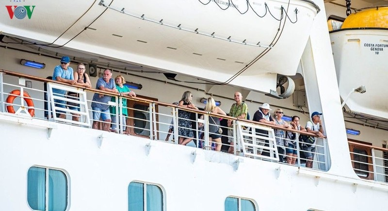 Campuchia cấm tàu thuyền chở khách cập cảng để ngăn dịch Covid-19