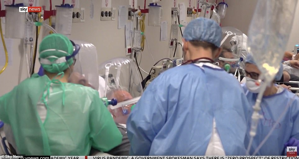 Bác sĩ Italia qua đời vì Covid-19 sau khi làm việc không có găng tay bảo hộ