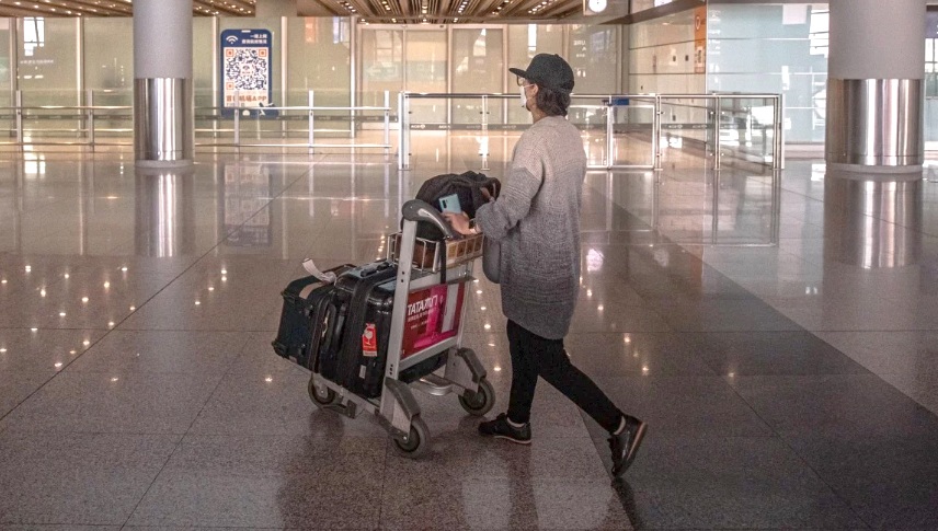 Người Trung Quốc ở nước ngoài băn khoăn chuyện về hay ở