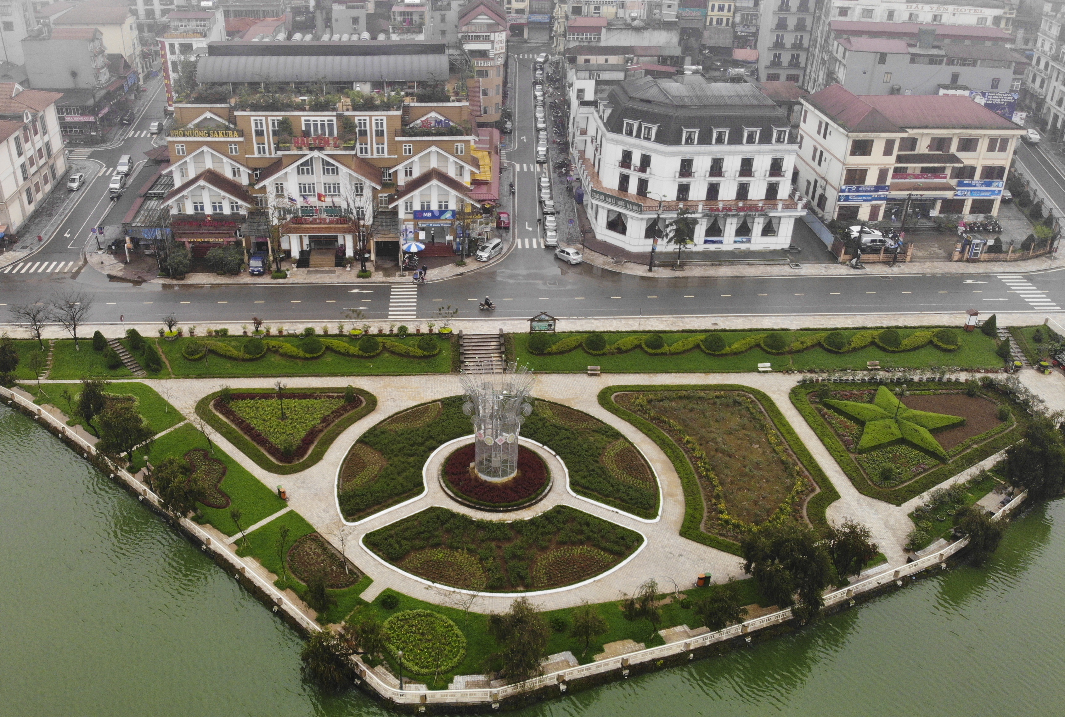 Sapa vắng lặng chưa từng thấy vì dịch Covid-19 - 1