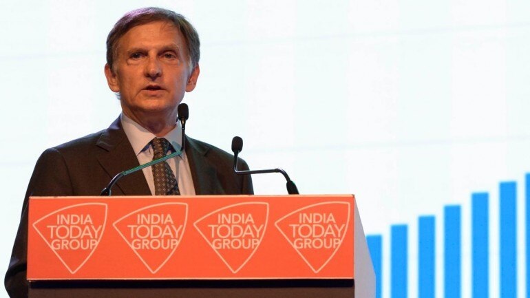 Chuyên gia bệnh truyền nhiễm hàng đầu thế giới mắc Covid-19