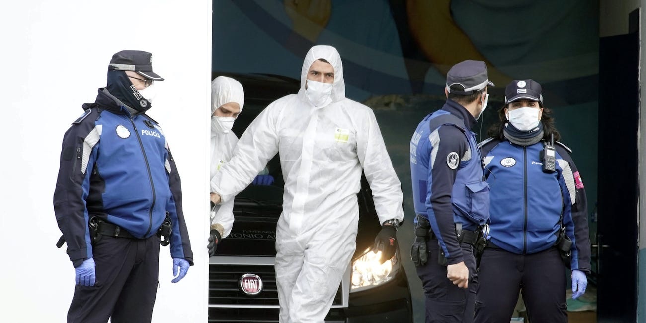 Gần 6.000 ca tử vong vì Covid-19, Tây Ban Nha siết chặt phong tỏa