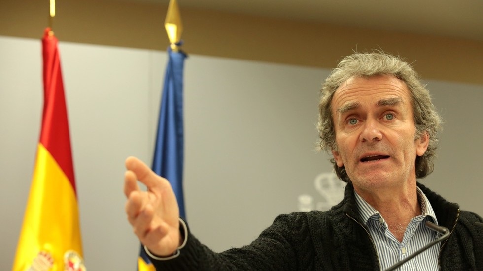 Quan chức dẫn đầu chiến dịch chống Covid-19 tại Tây Ban Nha nhiễm virus