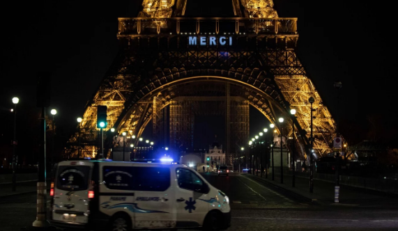 Nỗi lo sợ của y bác sĩ Pháp khi số người chết tăng kỷ lục