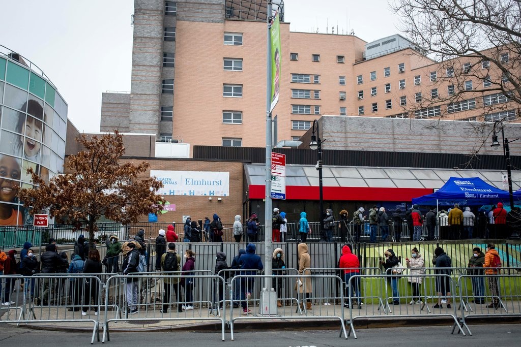 Bác sĩ ở New York: "Tôi đang bơi trong đại dịch Covid-19"