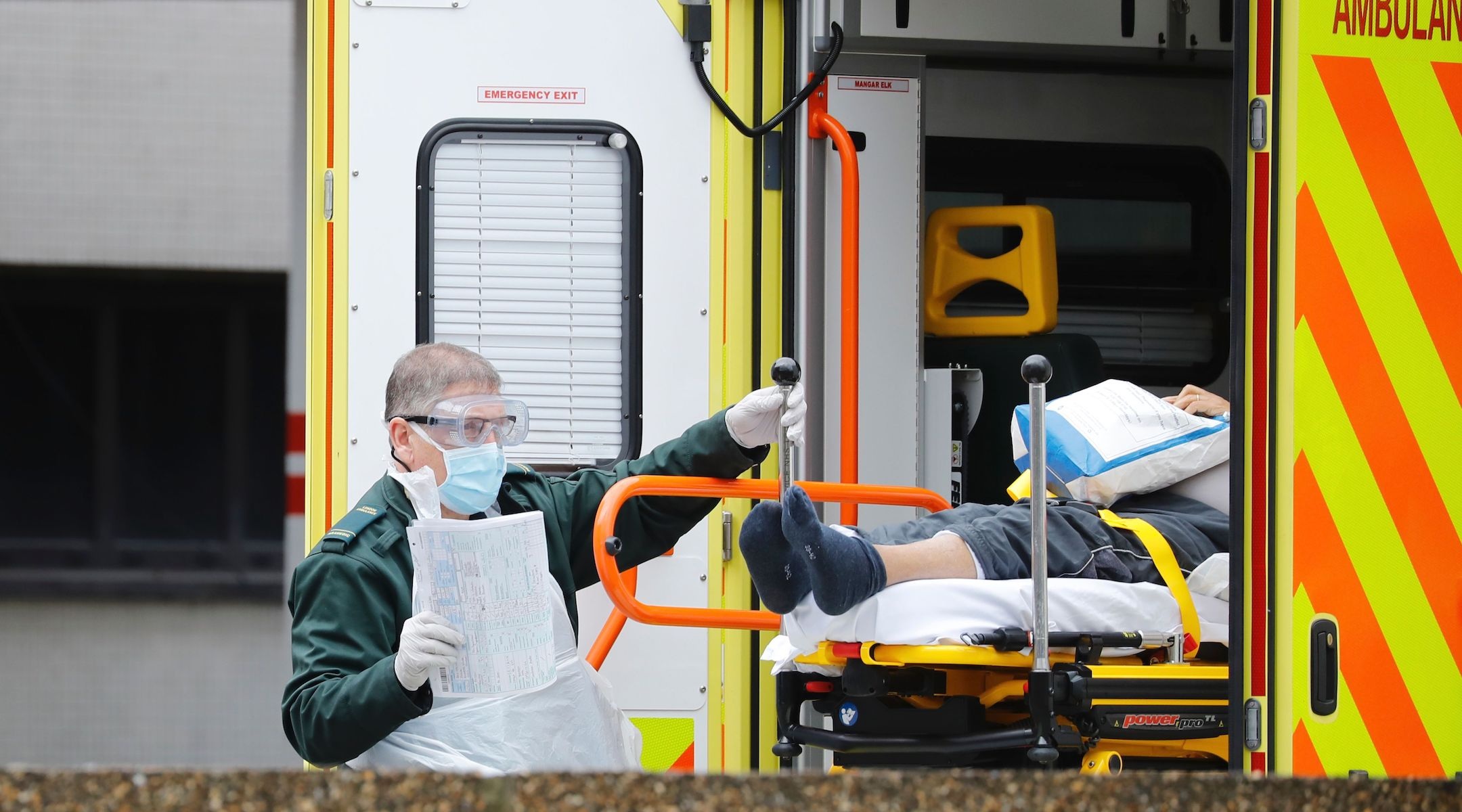 Số ca tử vong vì Covid-19 tại Anh vượt Trung Quốc