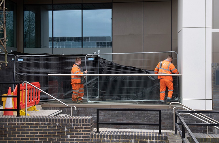 Anh biến sân trượt băng thành nhà xác giữa đại dịch Covid-19