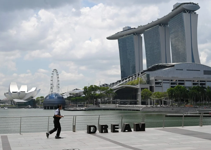 Số ca Covid-19 tăng đột biến, Singapore thay chiến lược ứng phó