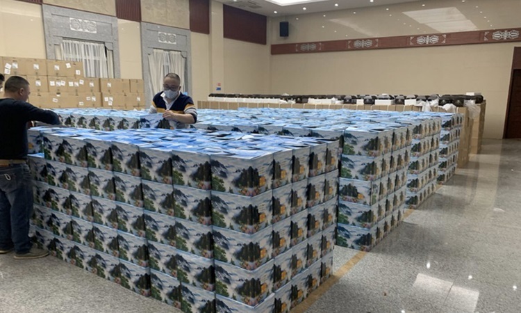 Đại sứ Trung Quốc lý giải hàng nghìn bình tro cốt ở tâm dịch Vũ Hán