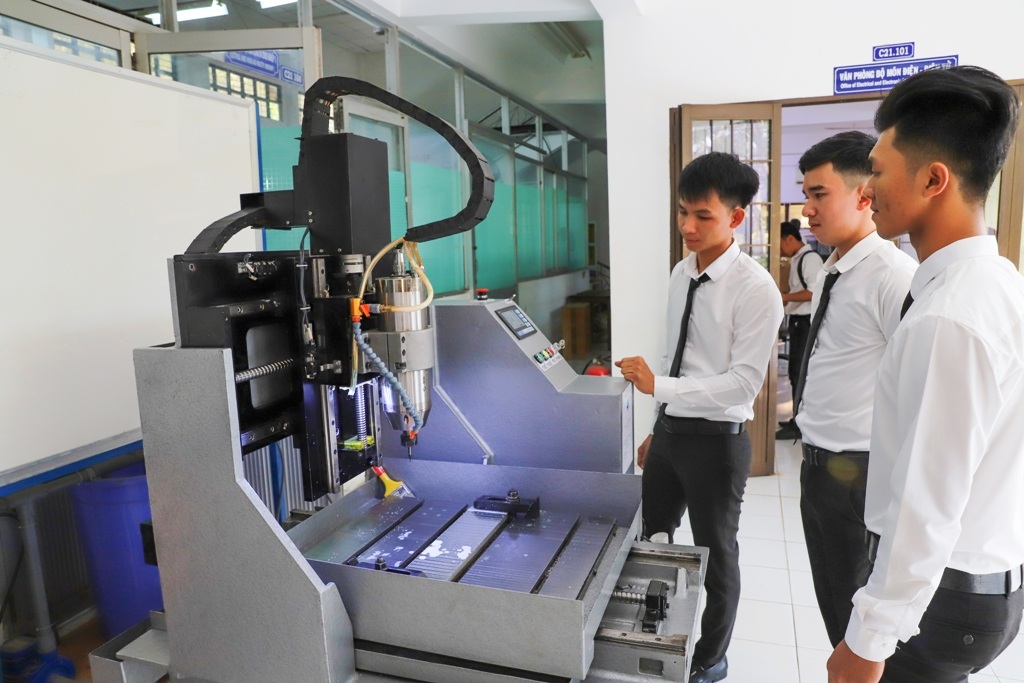 Vì sao nhiều sinh viên đến học tập tại Đại học Trà Vinh - 5