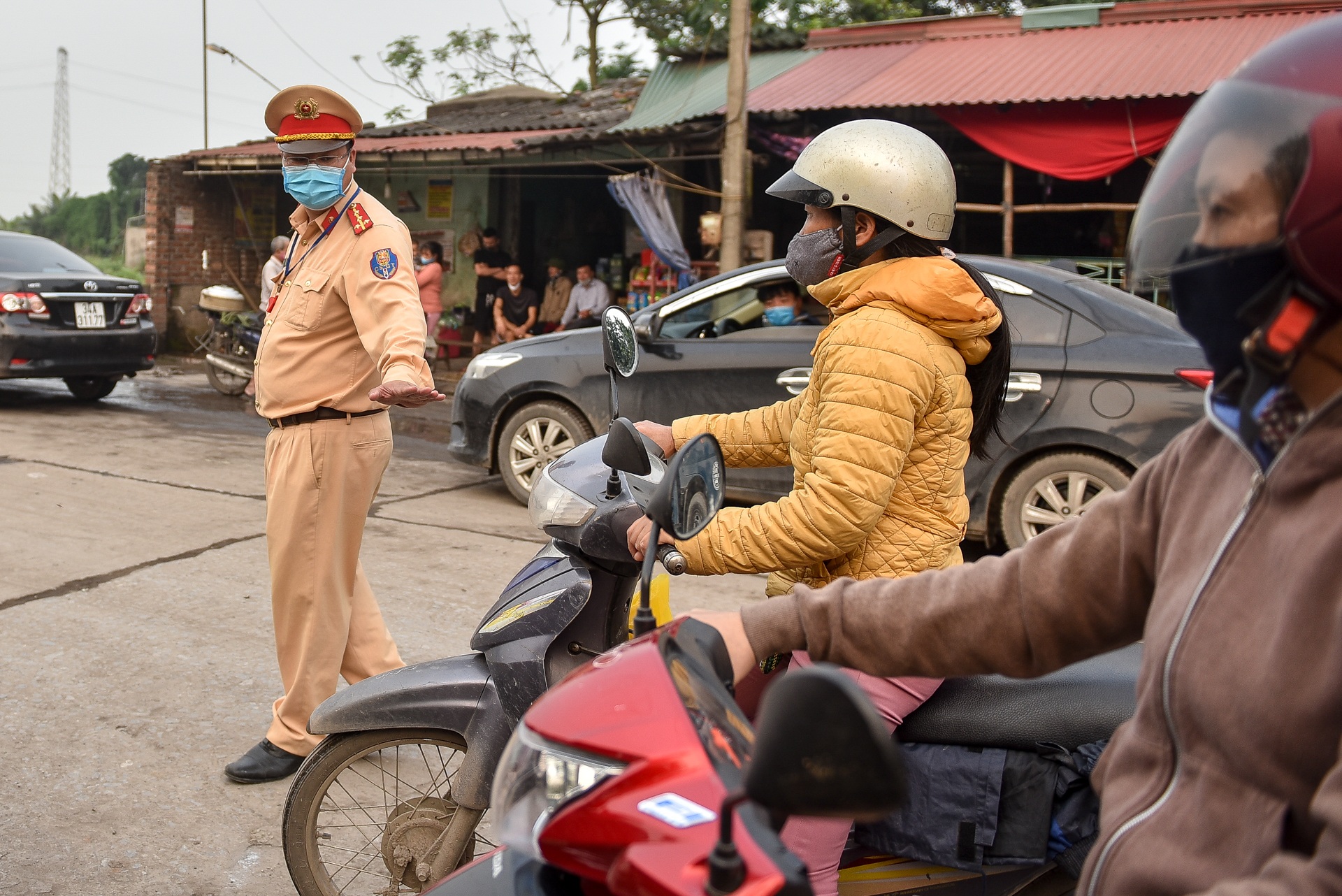 Sở GTVT vào cuộc, bến phà nghìn người chen chúc ở Hải Dương giờ ra sao? - 3 Sở GTVT vào cuộc, bến phà nghìn người chen chúc ở Hải Dương giờ ra sao? - 3