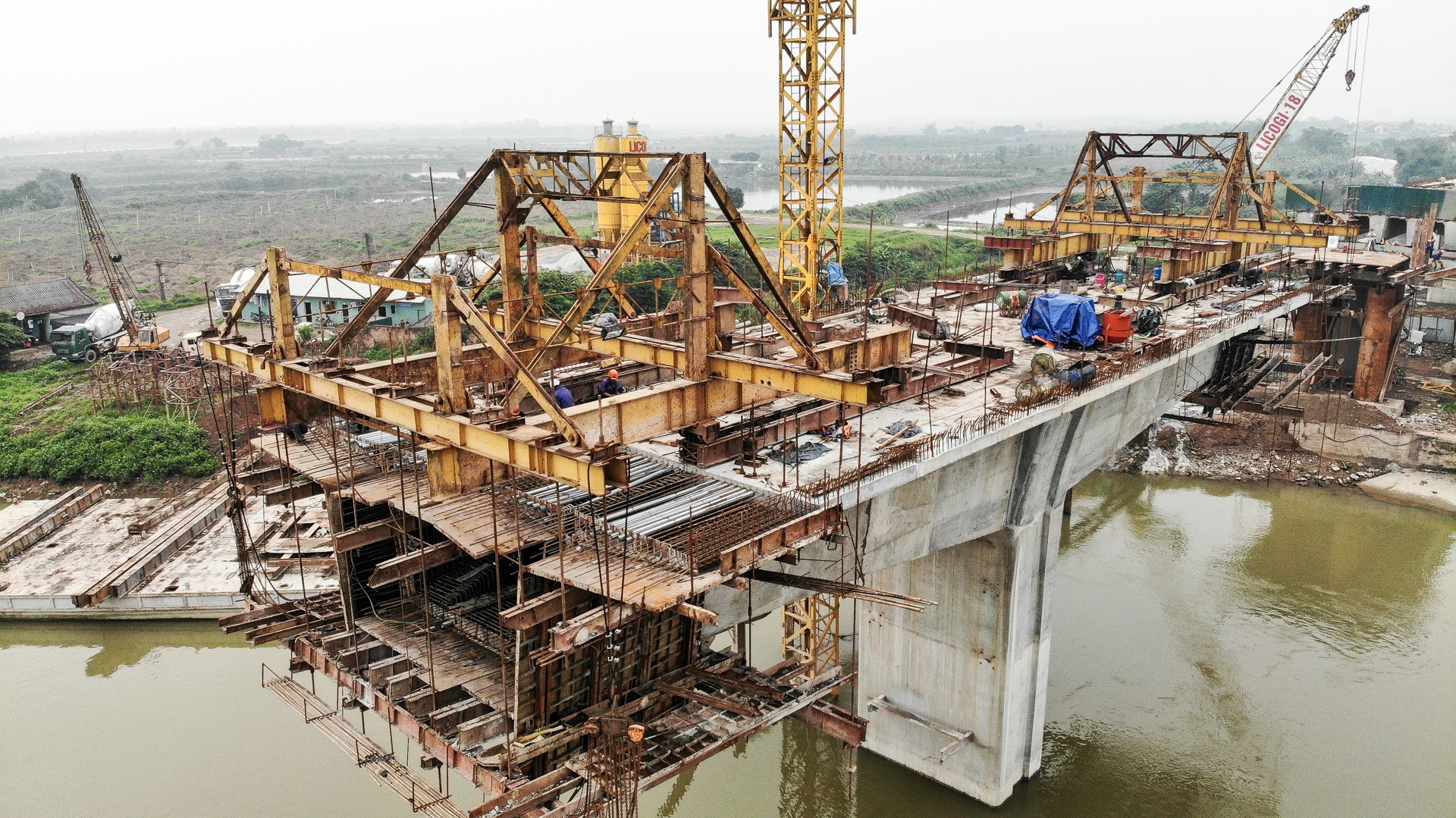 Toàn cảnh cây cầu gần 350 tỷ đồng giúp giải bài toán chen chúc qua phà - 5 Toàn cảnh cây cầu gần 350 tỷ đồng giúp giải bài toán chen chúc qua phà - 5