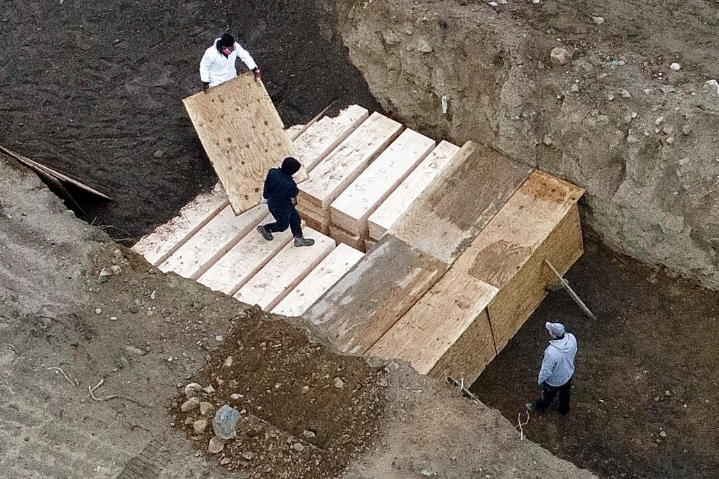 Đảo ở New York biến thành nghĩa trang tập thể giữa dịch Covid-19