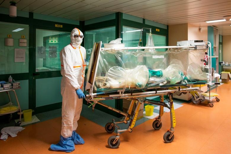 Ranh giới sống - chết bên trong các bệnh viện Italia - 9 Ranh giới sống - chết bên trong các bệnh viện Italia - 9