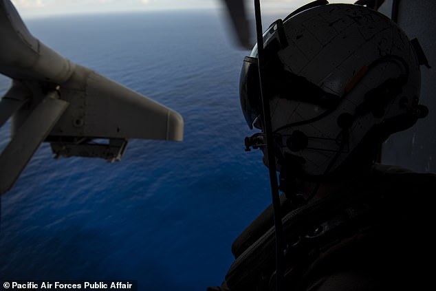 “Pháo đài bay” B-52 của Mỹ tập trận “Voi đi bộ”