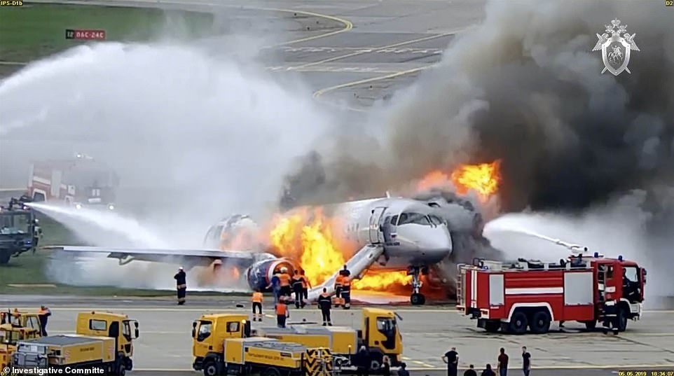 Nga công bố video vụ máy bay cháy như “cầu lửa” khiến 41 người chết