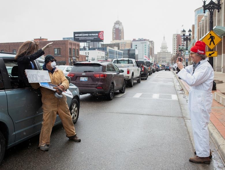 Phớt lờ lệnh cấm tụ tập, người Mỹ biểu tình phản đối giãn cách xã hội