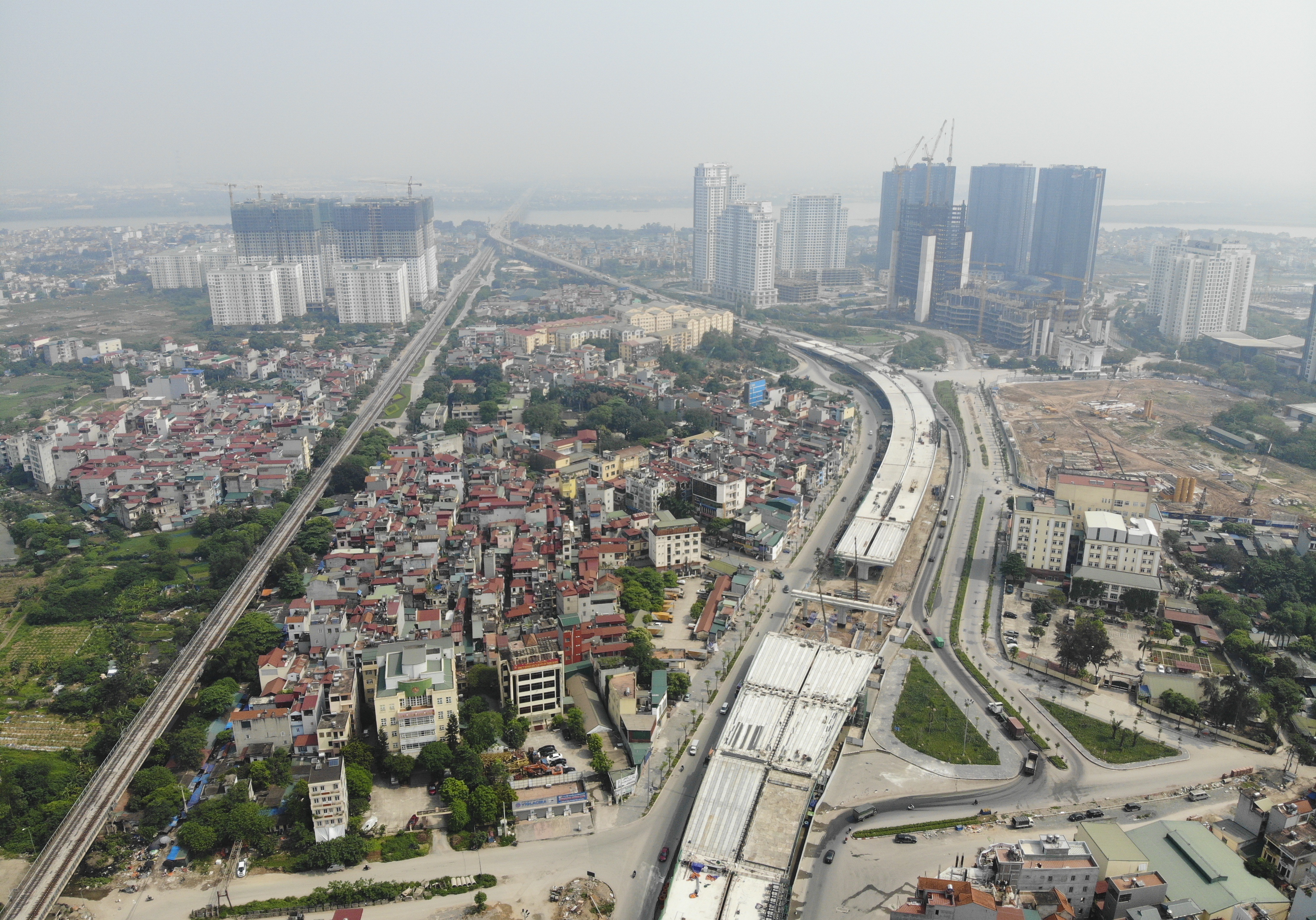 Hà Nội: Cầu cạn hơn 5000 tỷ gấp rút hoàn thành giữa mùa dịch Covid-19 - 1 Hà Nội: Cầu cạn hơn 5000 tỷ gấp rút hoàn thành giữa mùa dịch Covid-19 - 1