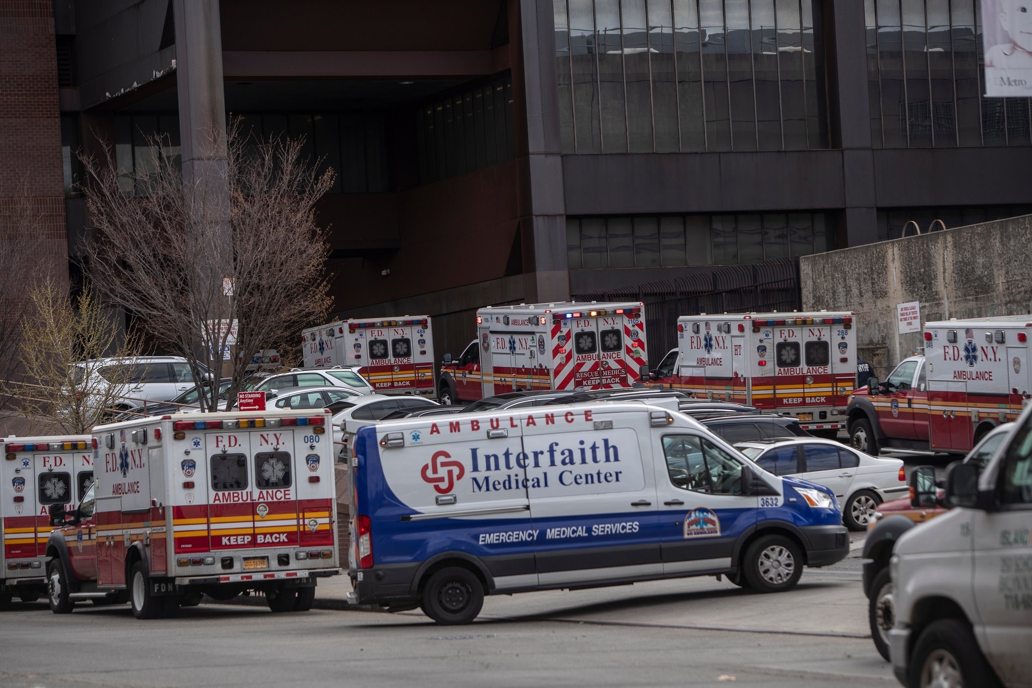 Bác sĩ Mỹ tiết lộ những cơn đau ngực khủng khiếp trước lúc qua đời